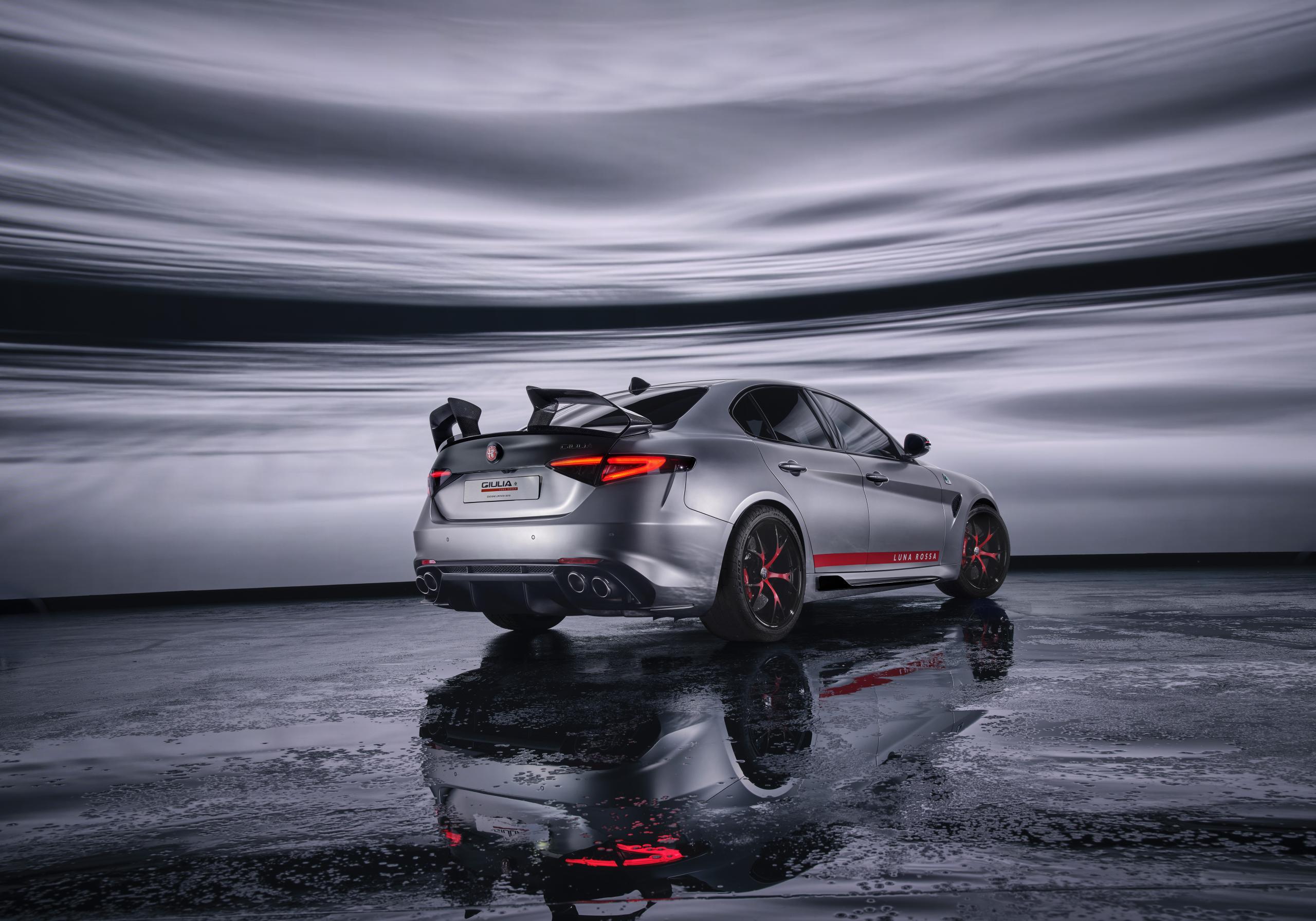 Alfa Romeo Giulia Quadrifoglio Luna Rossa : extrême comme jamais - Crédit photo : Alfa Romeo / Stellantis