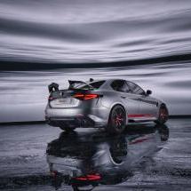Alfa Romeo Giulia Quadrifoglio Luna Rossa : extrême comme jamais - Crédit photo : Alfa Romeo / Stellantis