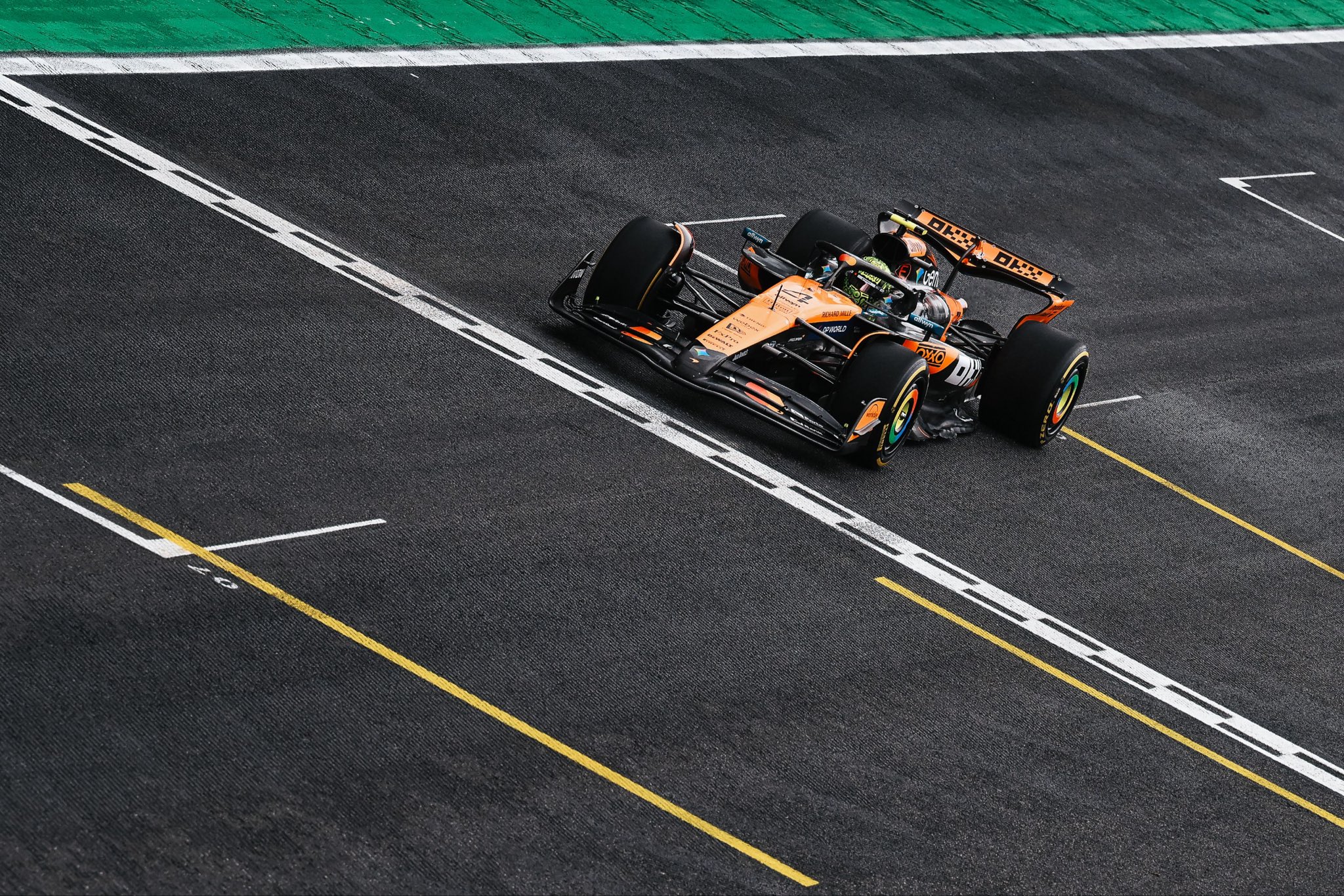 Sprint Brésil : Norris s’impose devant Antonelli, Piastri dans le mur - Crédit photo : McLaren Racing via X