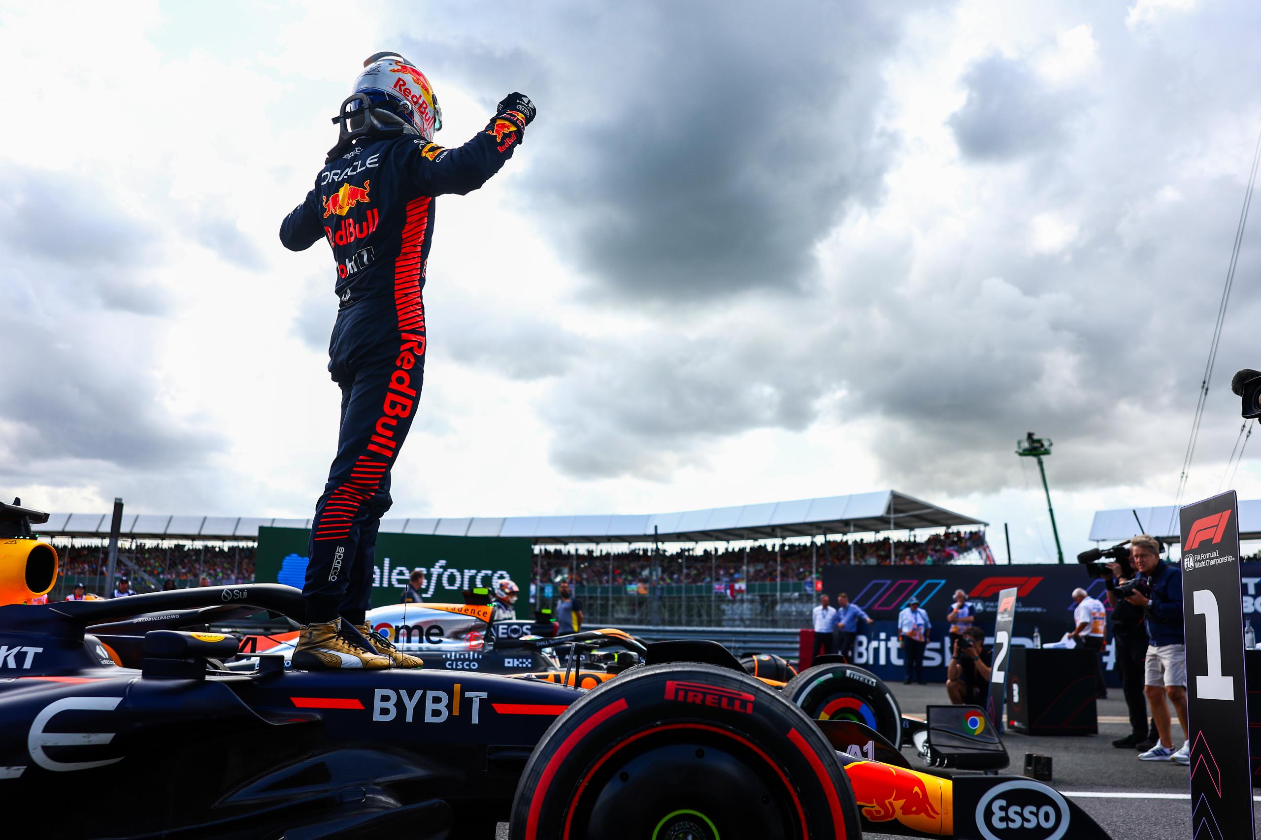 Verstappen s'impose devant et sur les terres de Norris et Hamilton - Crédit photo : Red Bull Content Pool