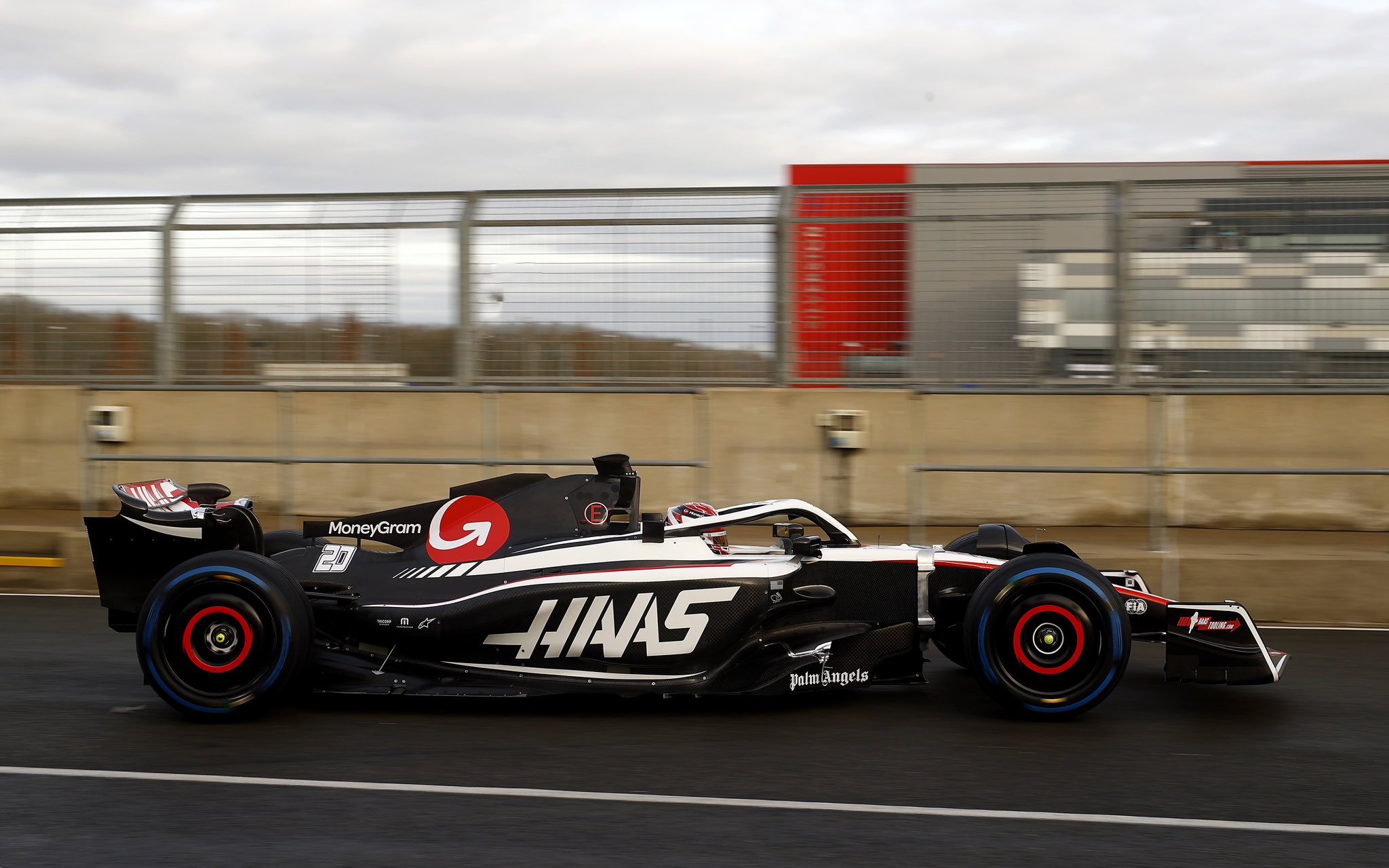L’écurie américaine Haas a fait tourner sa vraie VF-23 - Crédit photo : Haas F1 Team