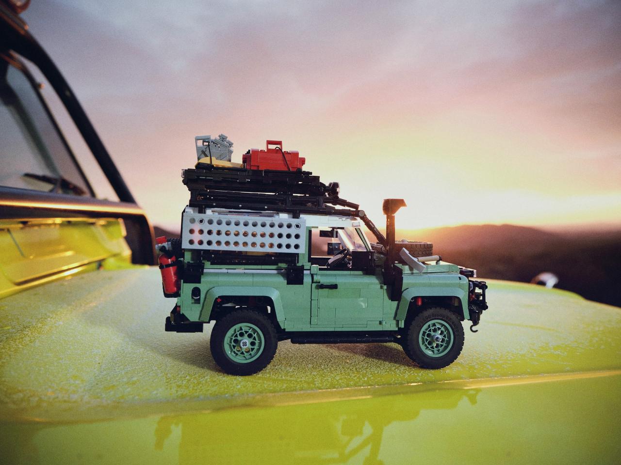 Le légendaire Land Rover Defender se décline en version LEGO