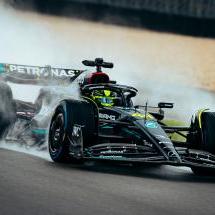 Wolff confirme que la livrée noire de la Mercedes W14 a pour but un gain de poids - Crédit photo : Mercedes-AMG F1