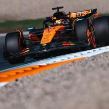 Piastri arrache la pole à Norris après un beau duel à Zandvoort - Crédit photo : McLaren Racing via X