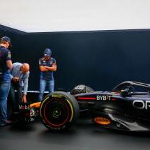 Red Bull RB20 : vers un concept de pontons étroits à la Mercedes en 2024 ? - Crédit photo : Red Bull Content Pool